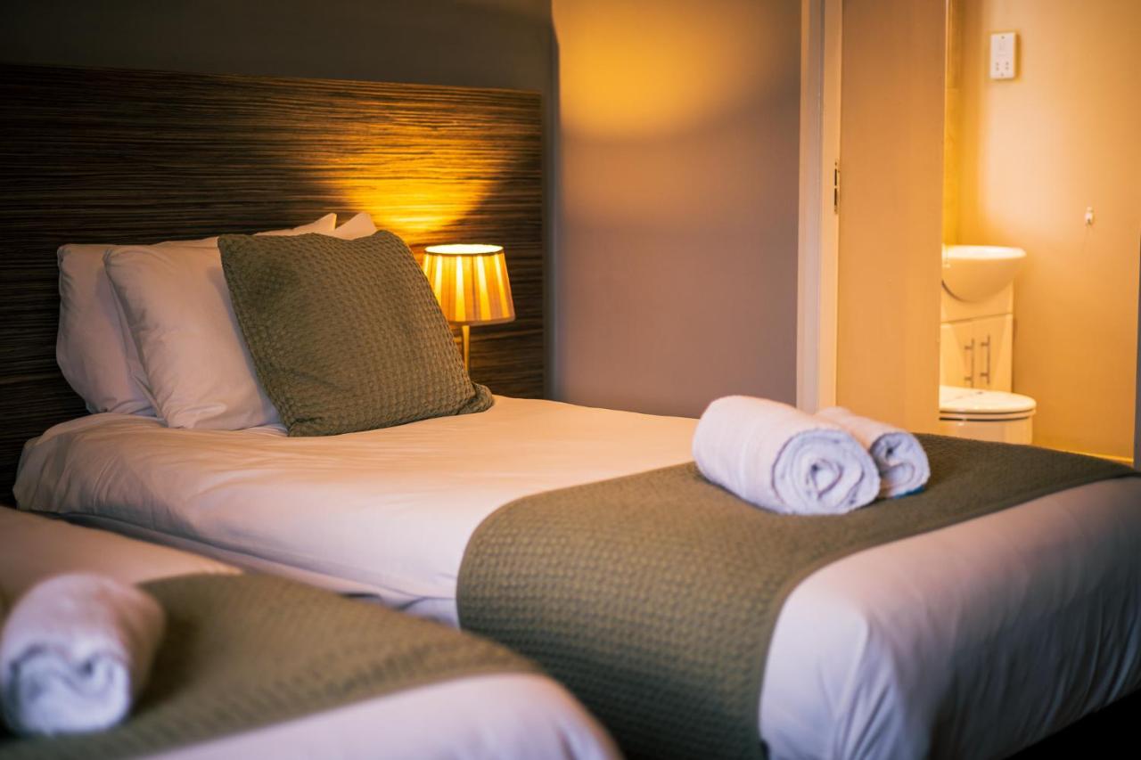 Bed & Breakfast Three Horseshoes 4*